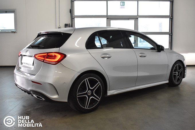 MERCEDES-BENZ A 200 d Automatic Premium